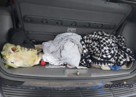 2007 Chrysler Town & Country from USA, damaged, VIN 1A4GJ45R17B101079